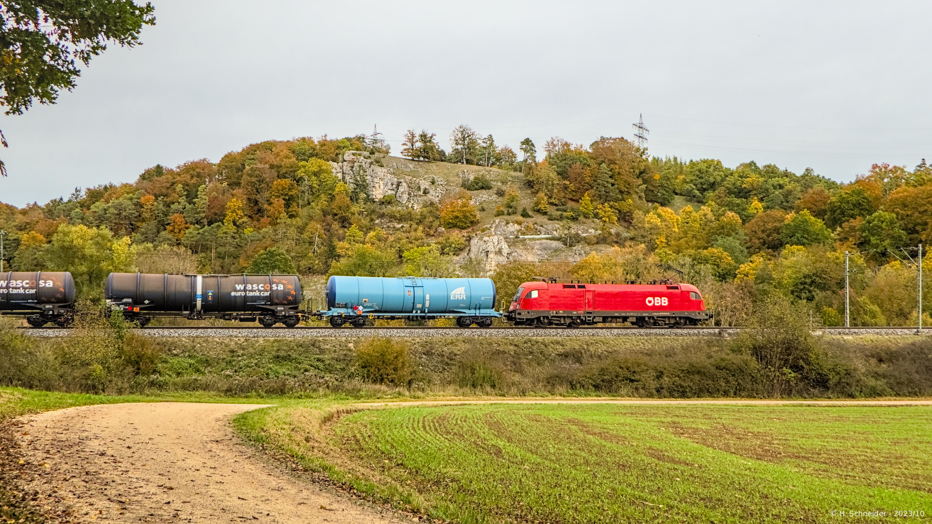 Kesselwagen mit ÖBB-Taurus