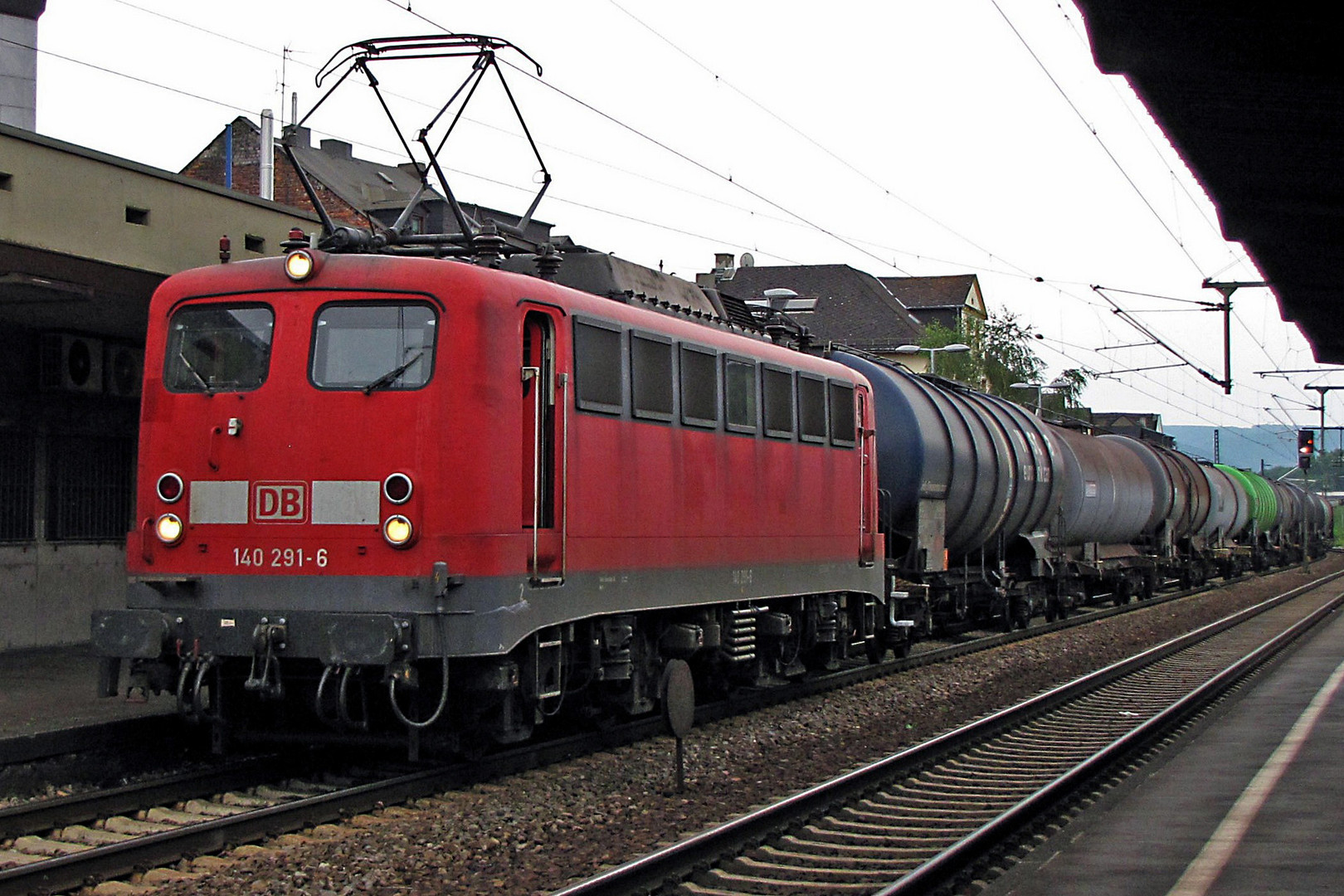 Kesselzug durch den Bahnhof Oberlahnstein