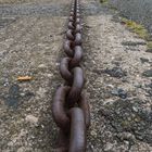 Kette mit Kippe, Hafen von  Saint Malo, Normandie