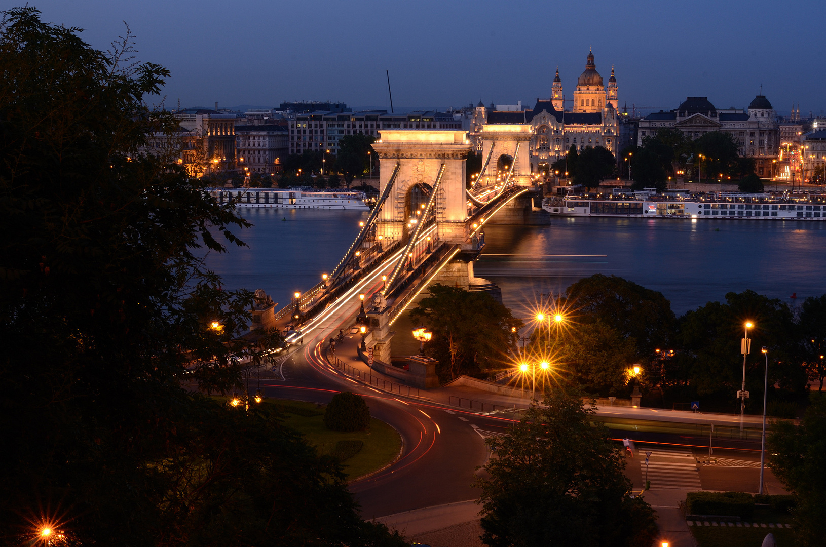 Kettenbrücke...