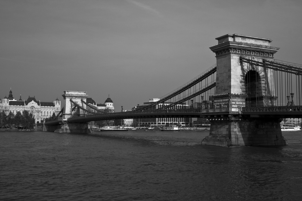 Kettenbrücke Budapest S/W