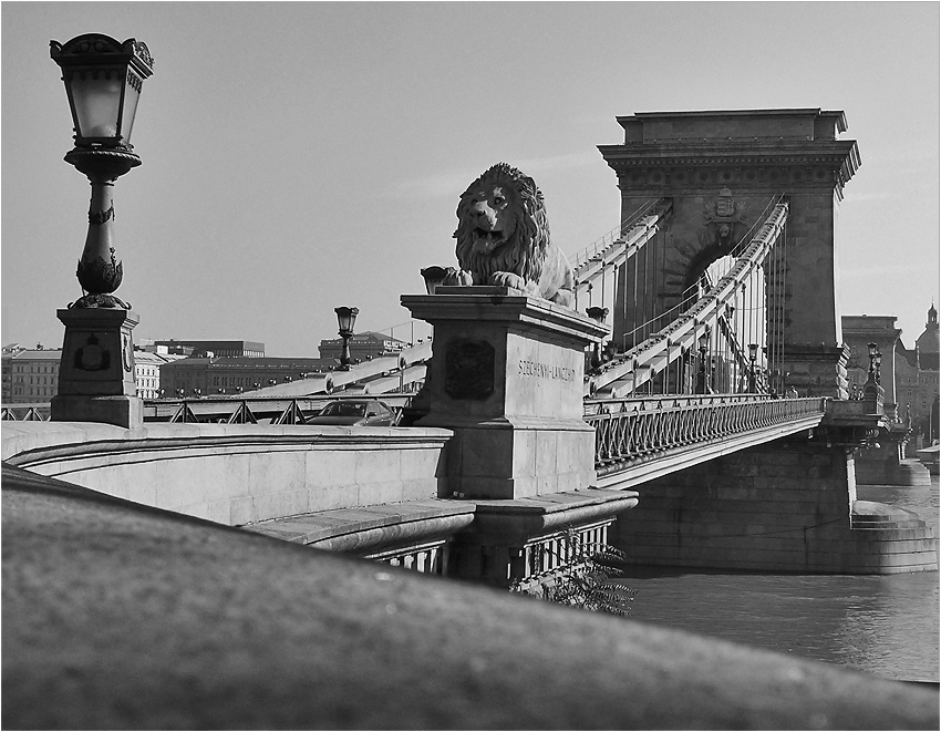 kettenbrücke über der donau II