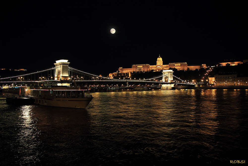 Kettenbrücke - Zitadelle in Budapest