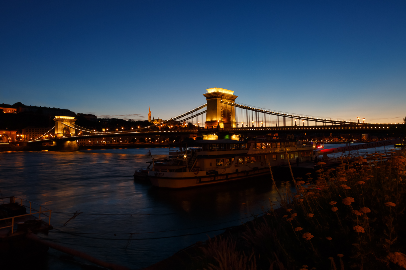 Kettenbrücke@night :: Budapest