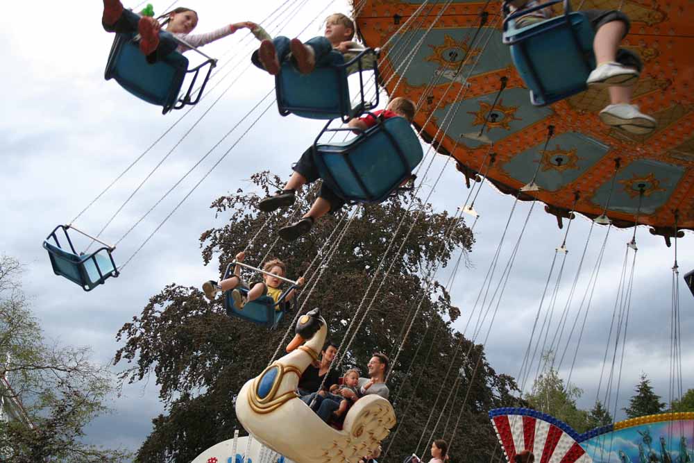 Kettenkarussell auf einem Schlossfest