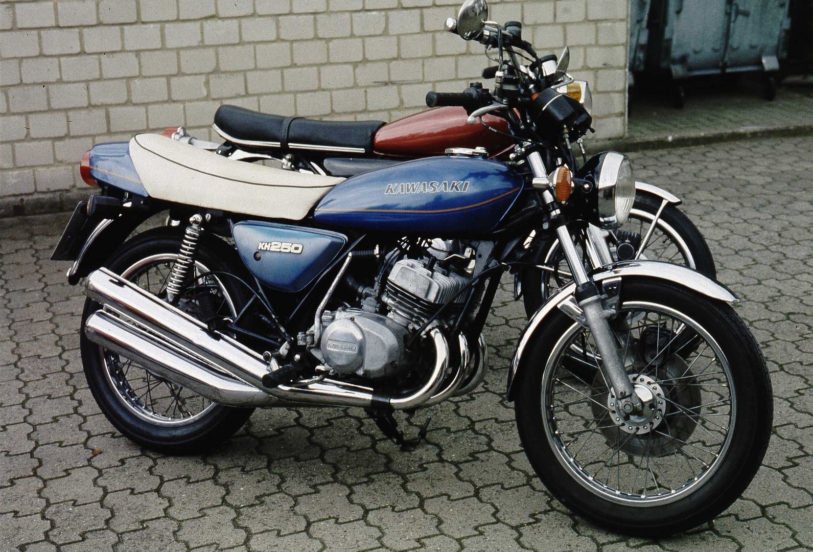 KH 250