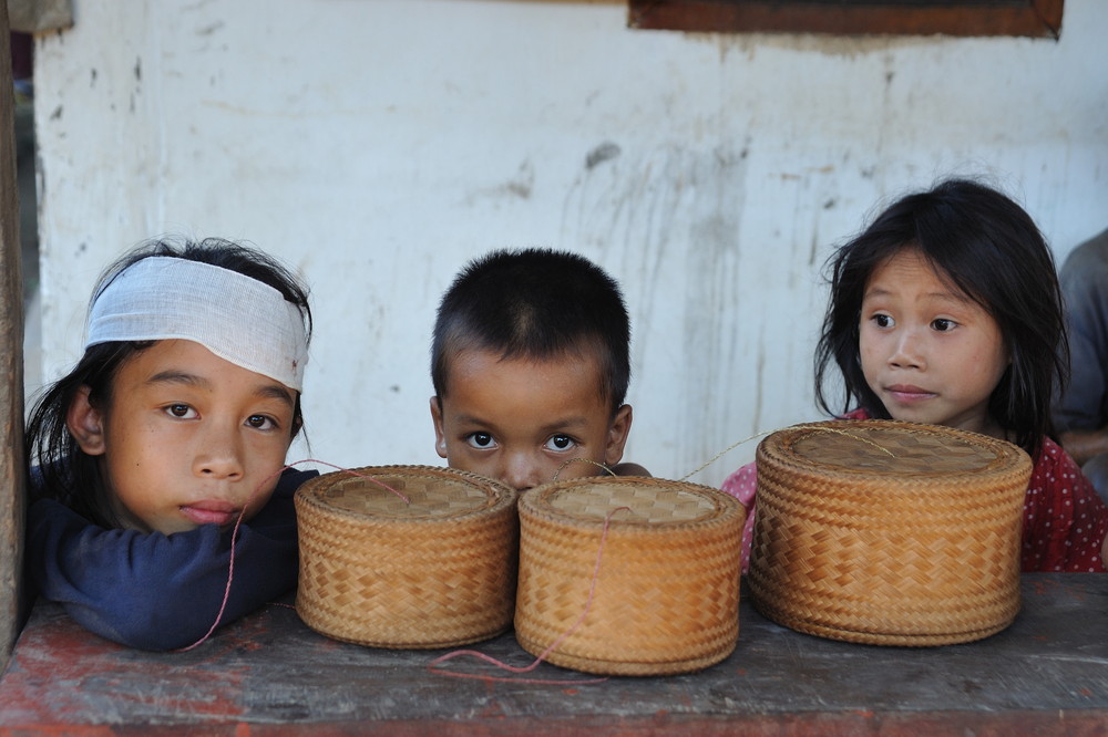 Khamu children