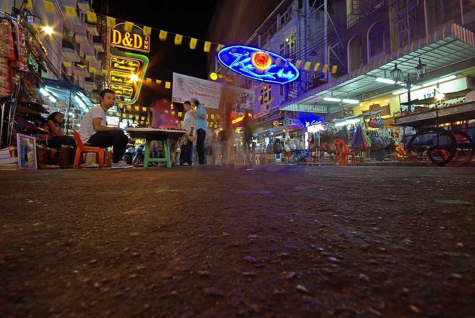 Khao San Rd. aus der Sicht einer Ratte