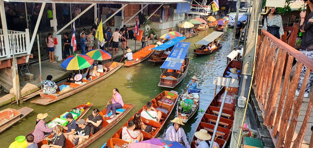 Khlong Lat Mayom Floating Market