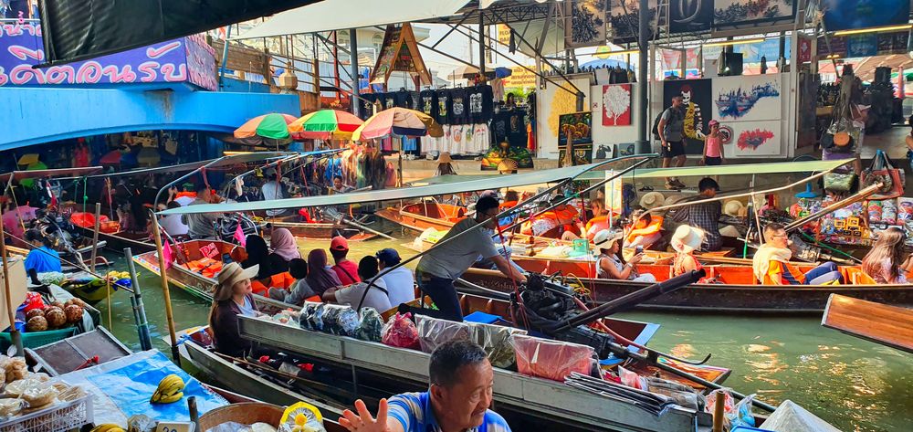 Khlong Lat Mayom Floating Market