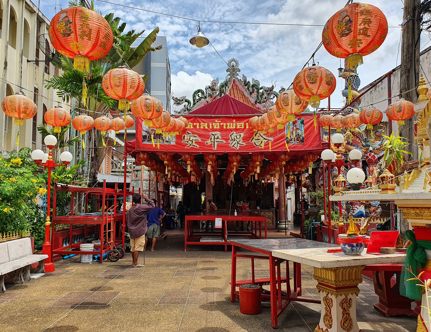 Khlong San - Chao Pho Suea Shrine (Talat Somdet)