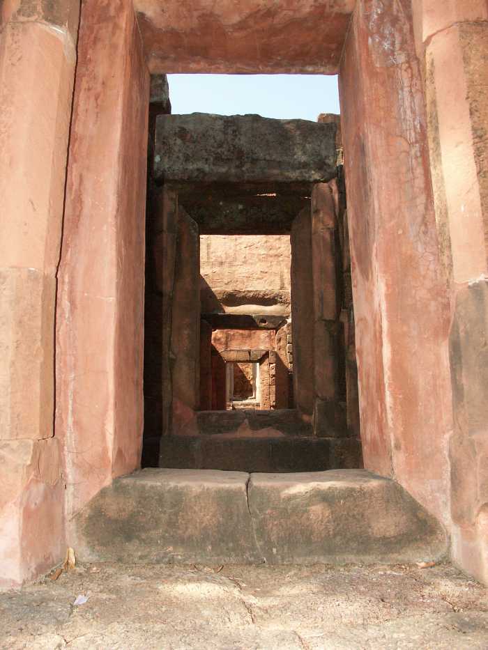 Khmer-Ruine Prasat Puai Noi, Nähe Ban Phai