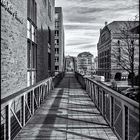 Kibbelsteg mit Kibbelstegbrücke Hamburg (oben)