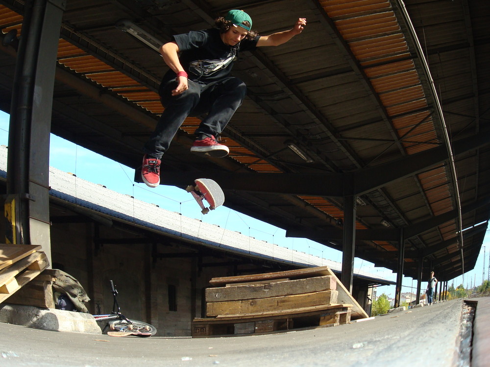 Kickflip2