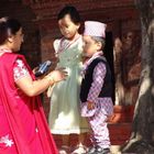 Kids im "Sonntagsstaat", Durbar Square, Kathmandu - Nepal