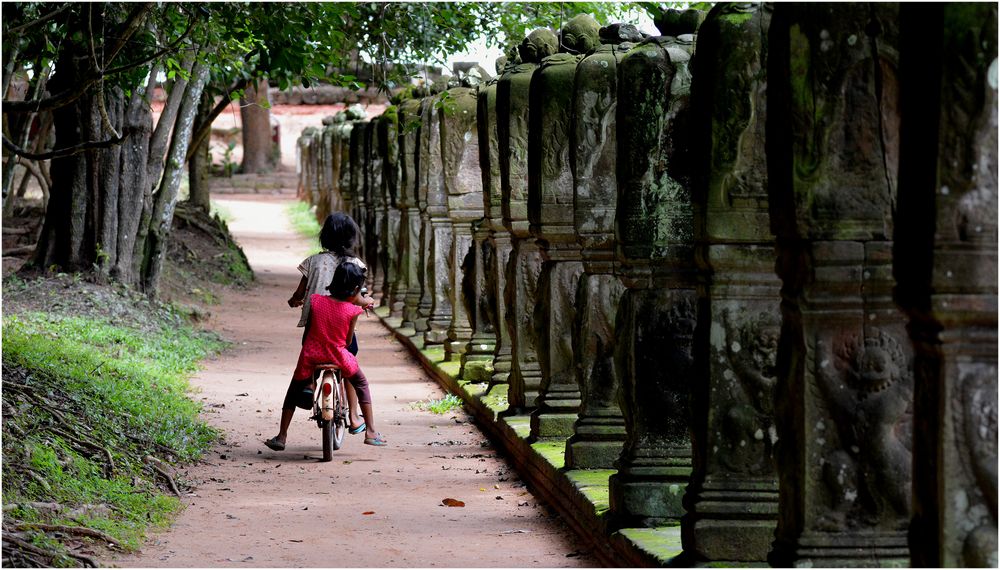 Kids in Cambodia (XI)