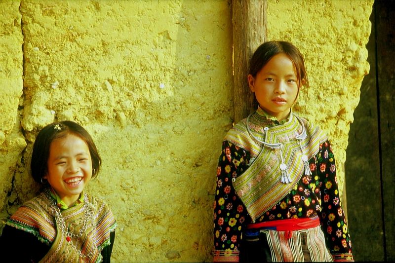 Kids in Dorf bei Bac Ha