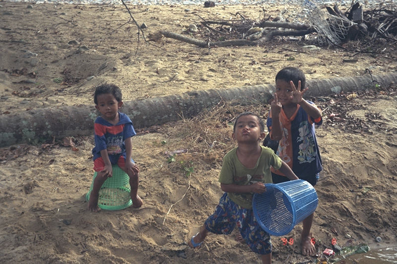 Kids in Malaysia (Tiomann Island)