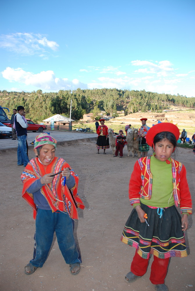 Kids in Sacsayhuaman