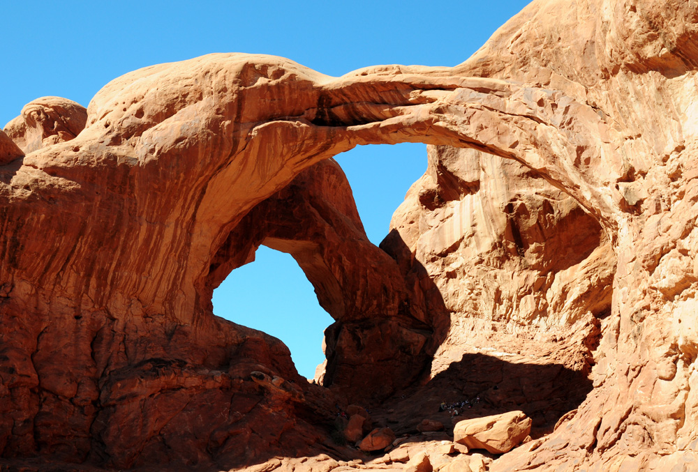 Kids on a Field Trip in Arches NP @ Double Arch