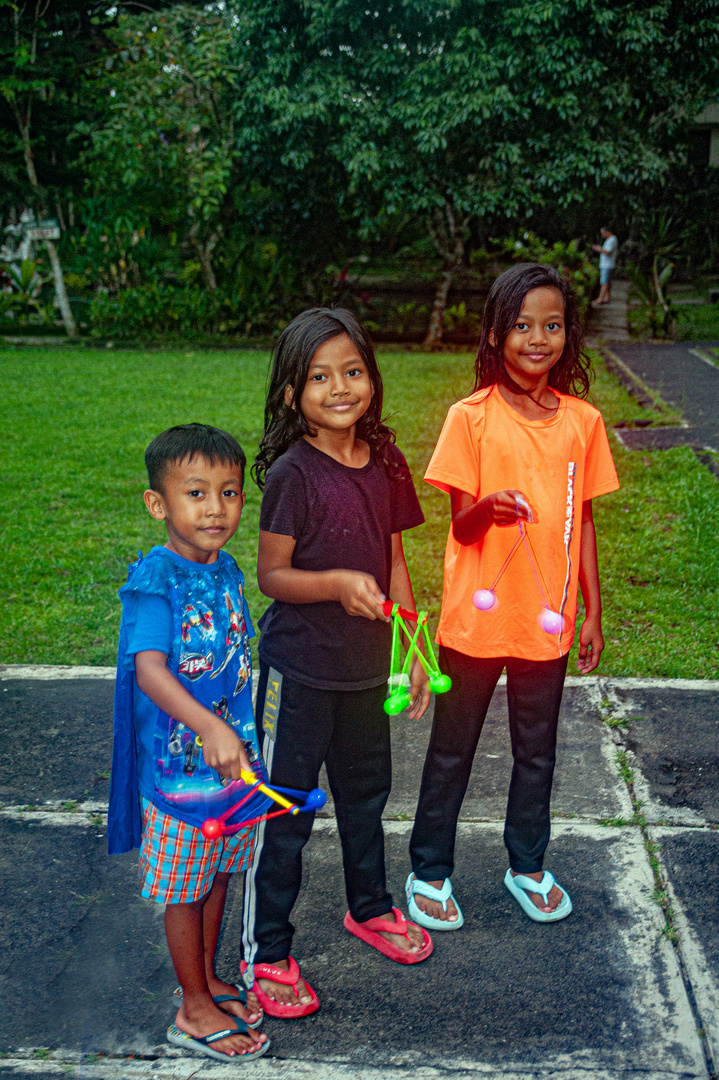 Kids playing in the temple garden