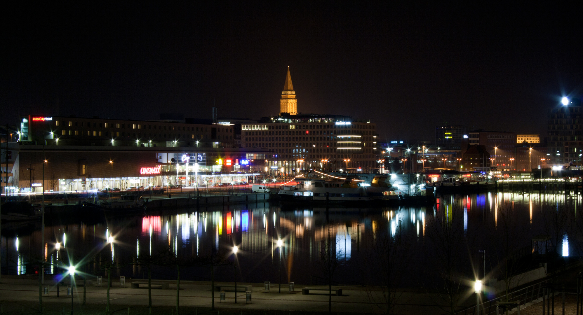 Kiel... Foto & Bild architektur, architektur bei nacht, sonstige