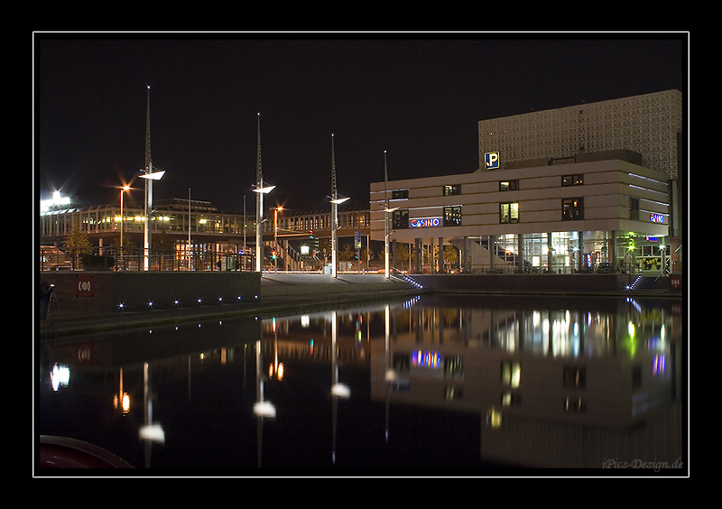 *Kiel bei Nacht*