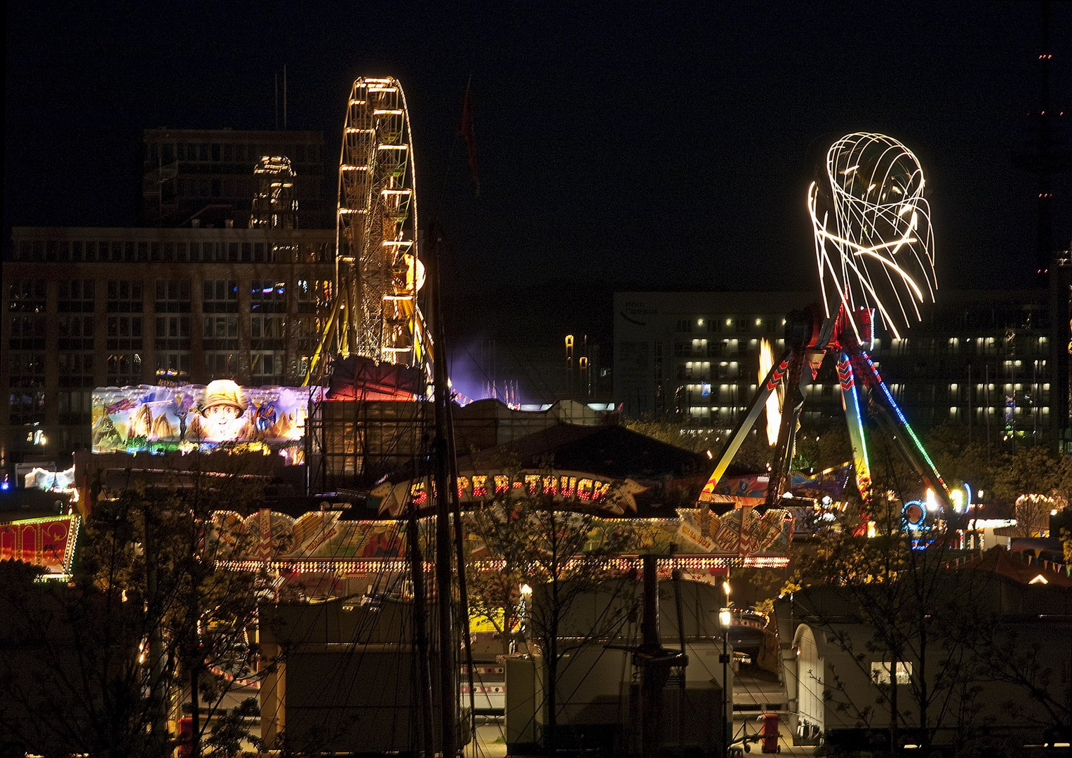 Kiel bei Nacht - Kieler Frühlingsmarkt