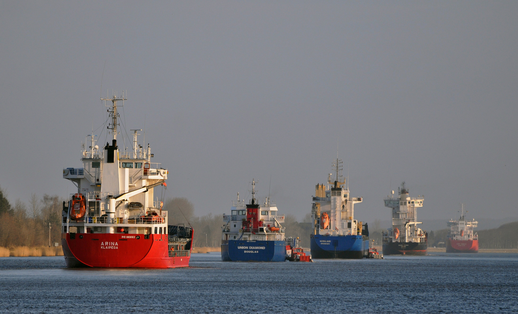 Kiel Canal am Morgen