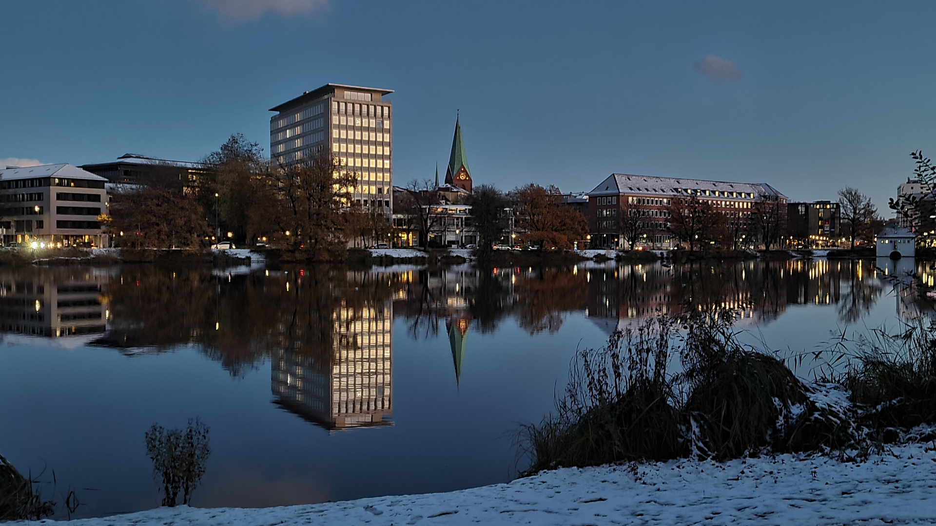 Kiel City mit Kleiner Kiel, Nikolaikirche