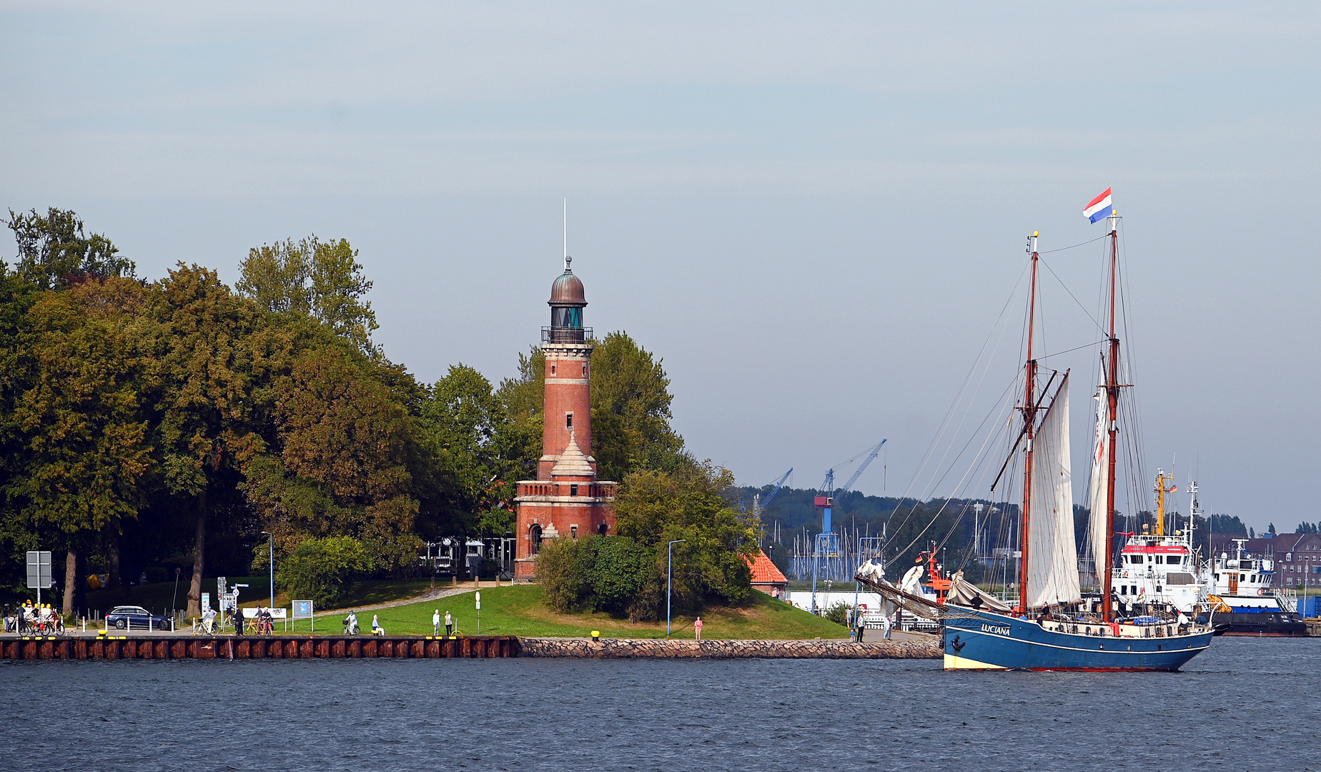 Kiel Holtenau -  Leuchtturm und Tiessenkai am 17.09.23