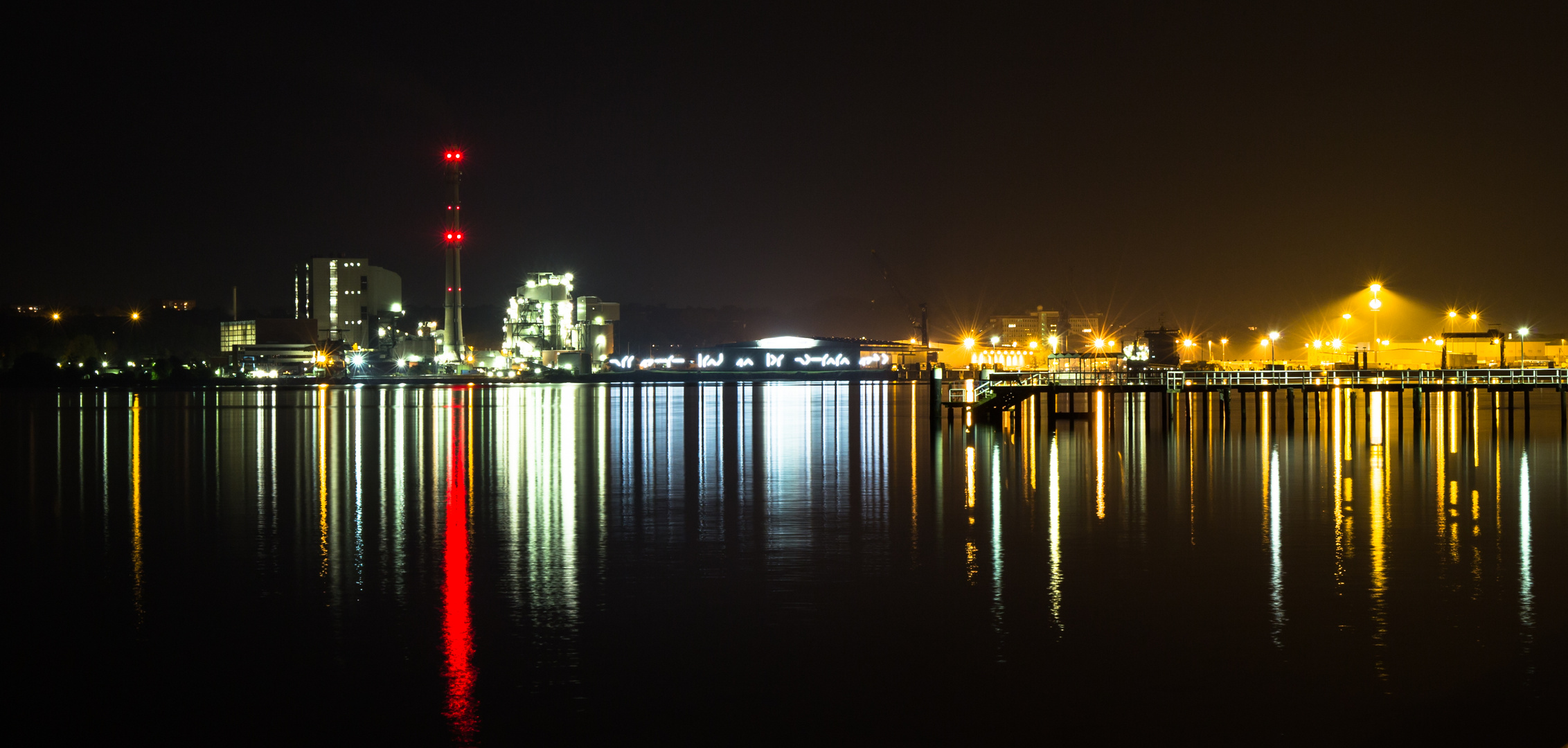 Kiel Ostuferhafen mit Gemeinschafts Kraftwerk