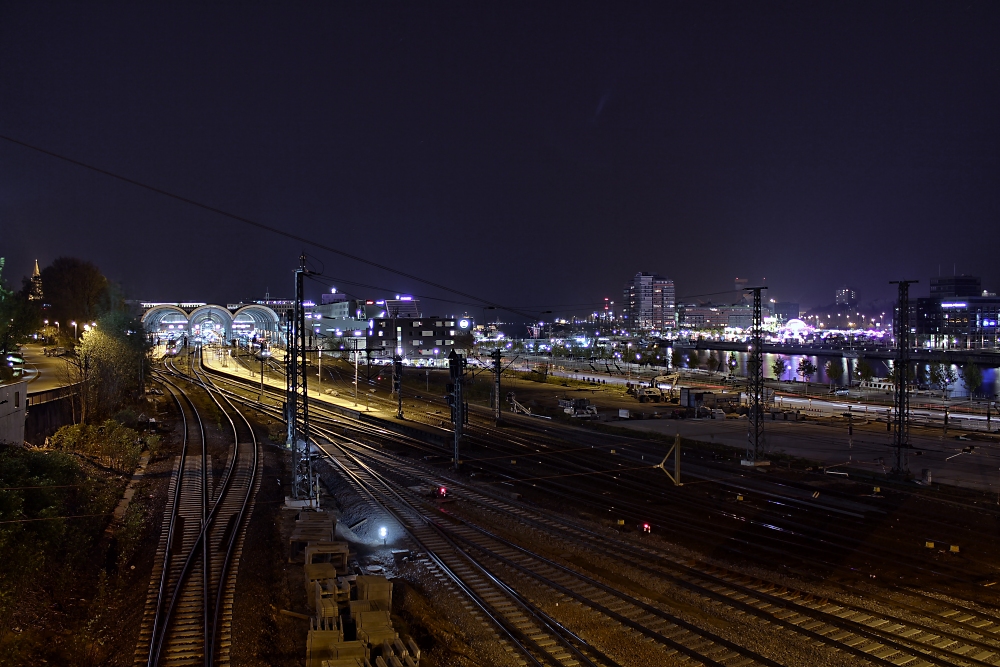 Kieler Bahnhof bei Nacht