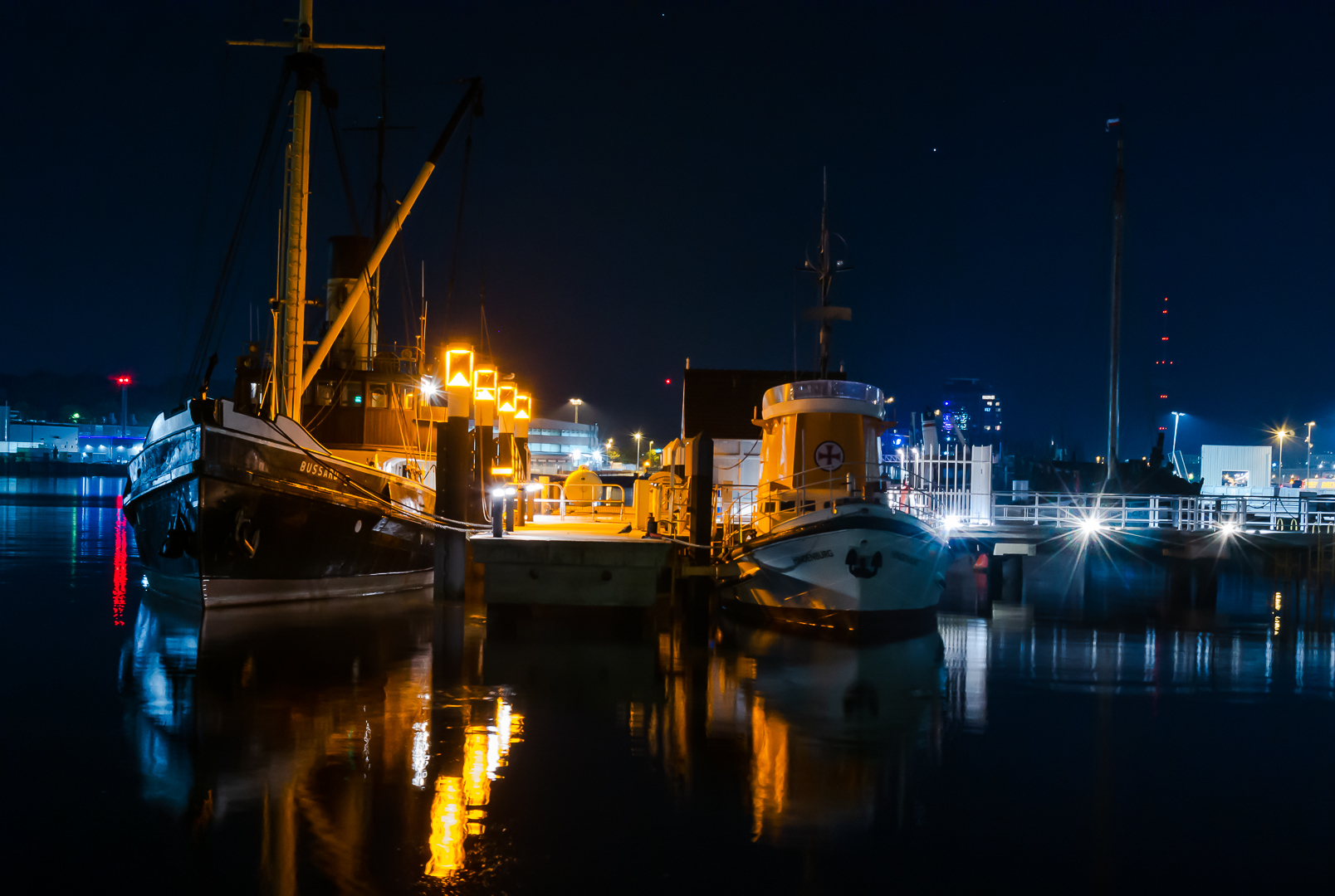 Kieler Docks bei Nacht