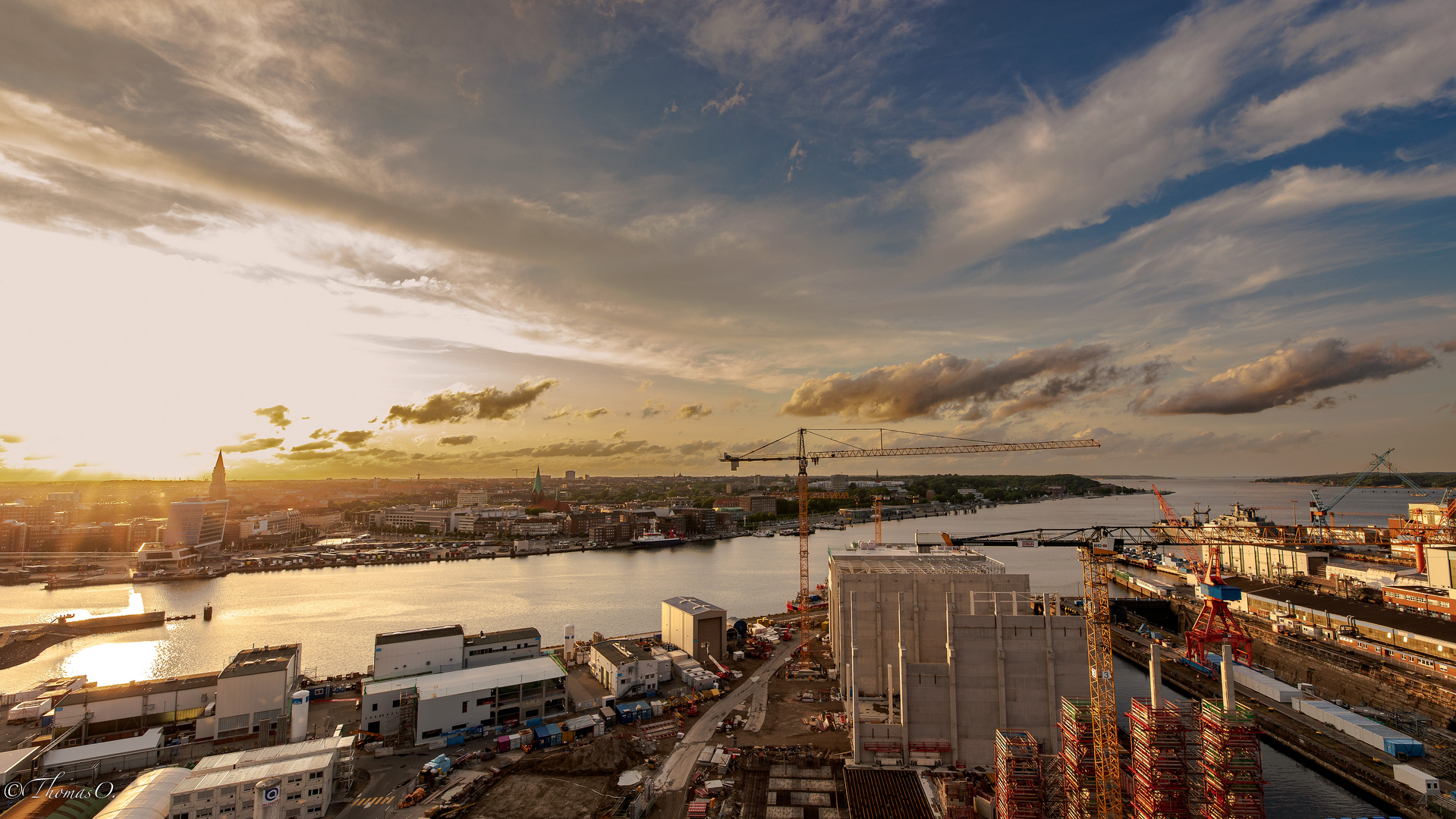 Kieler Förde im Sonnenuntergang