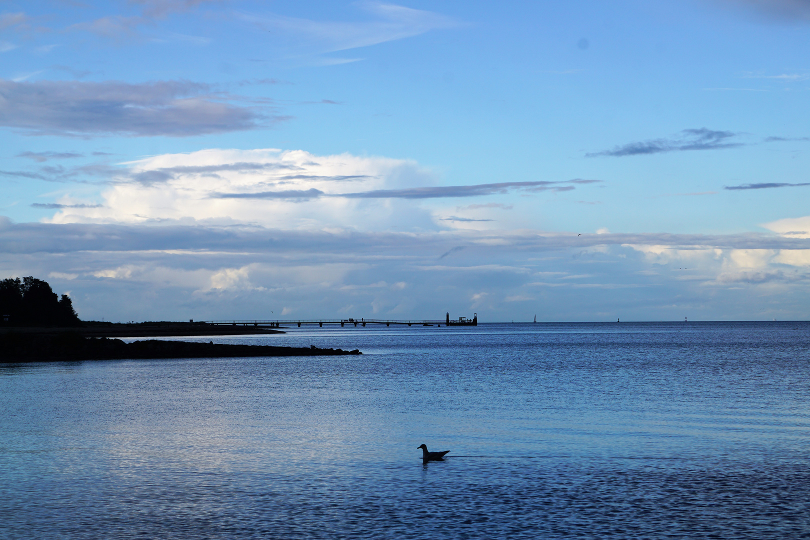 Kieler Förde zur blauen Stunde