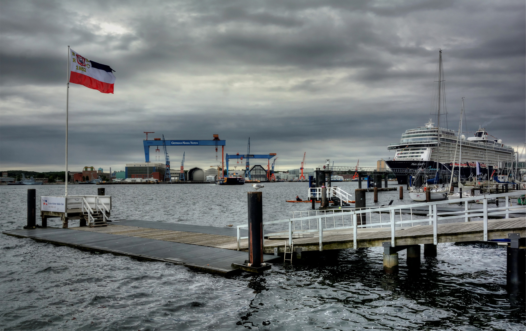 Kieler Hafen Kreuzfahrer