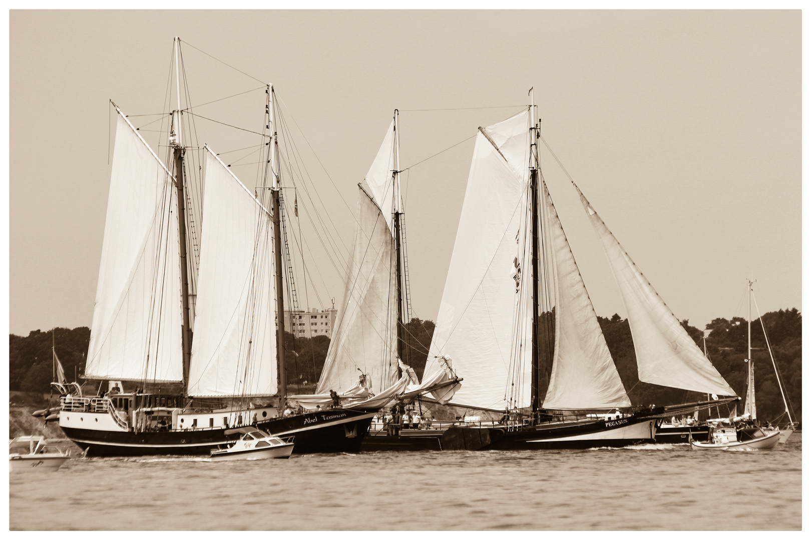 Kieler Woche mal in "Sepia"