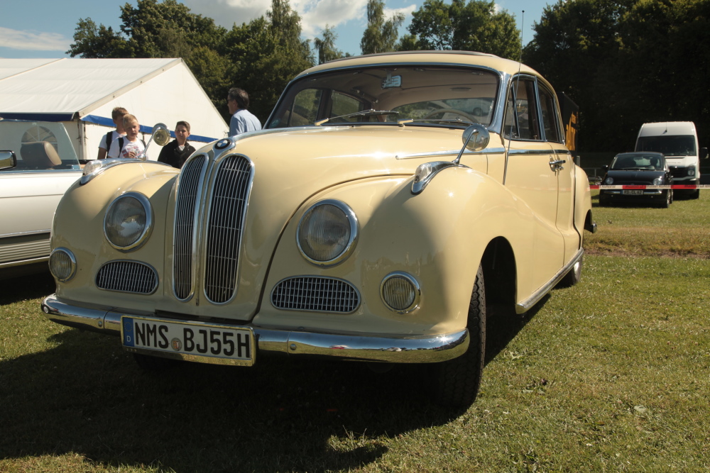 Kieler Woche, Oldtimertreffen: BMW V8