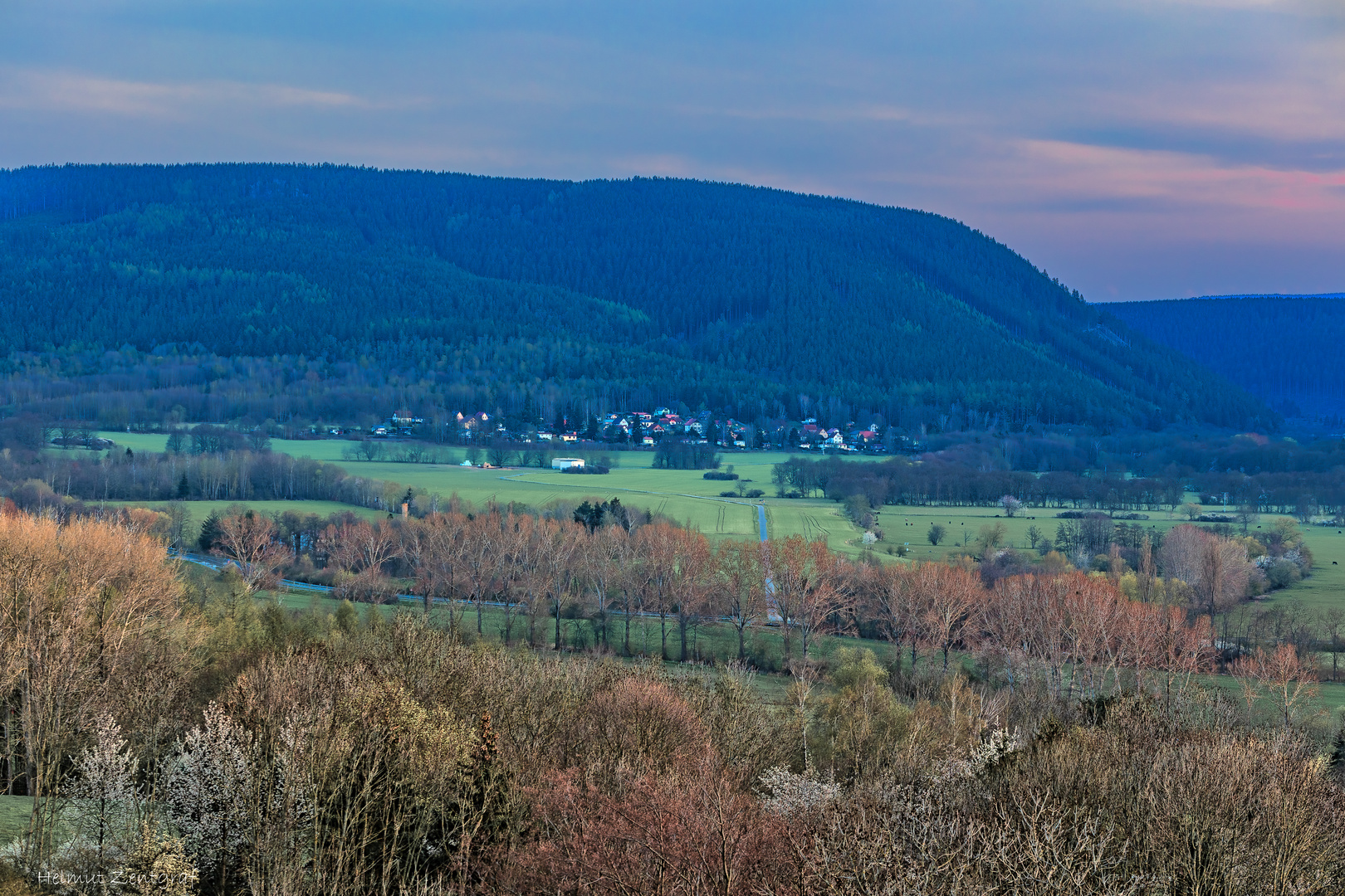 Kienberg in der Abenddämmerung - am Rande des Thüringer Waldes