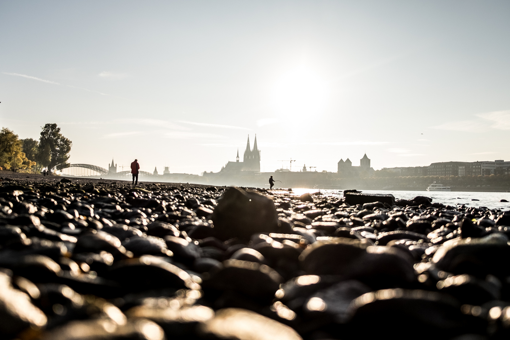 Kiesbettaufnahme vom Kölner Dom 