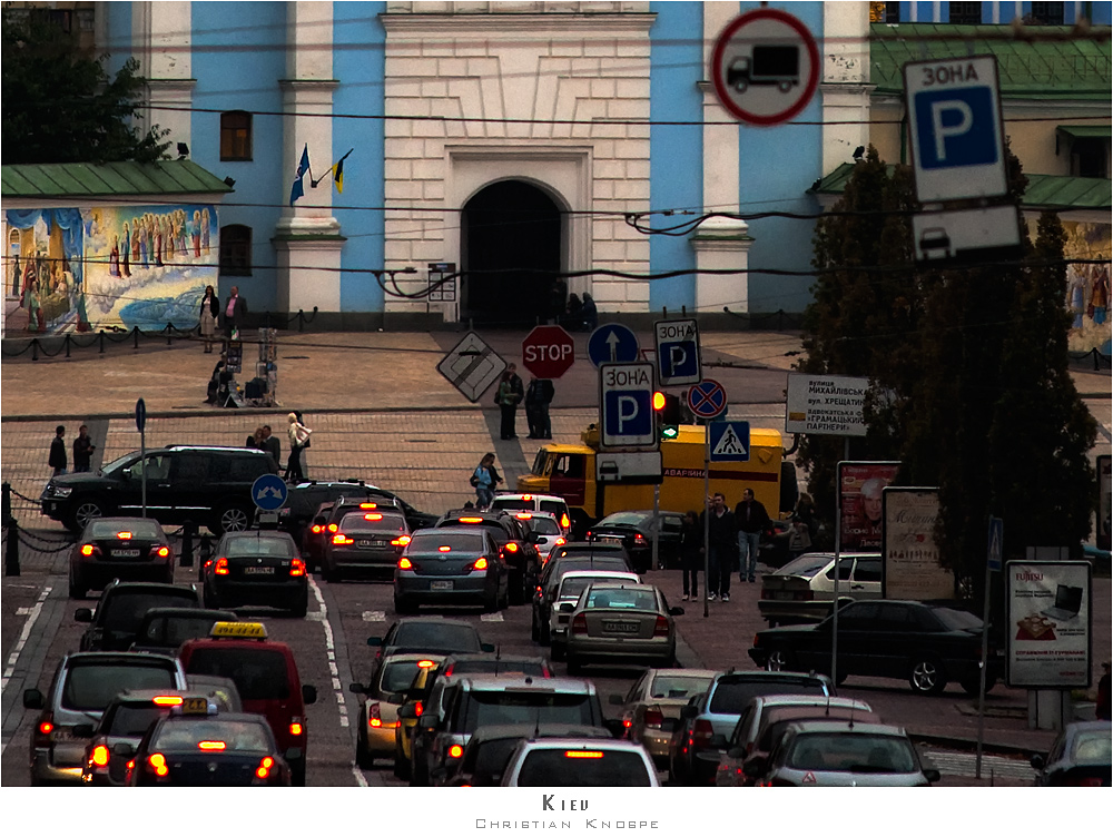 Kiev / church and rush hour