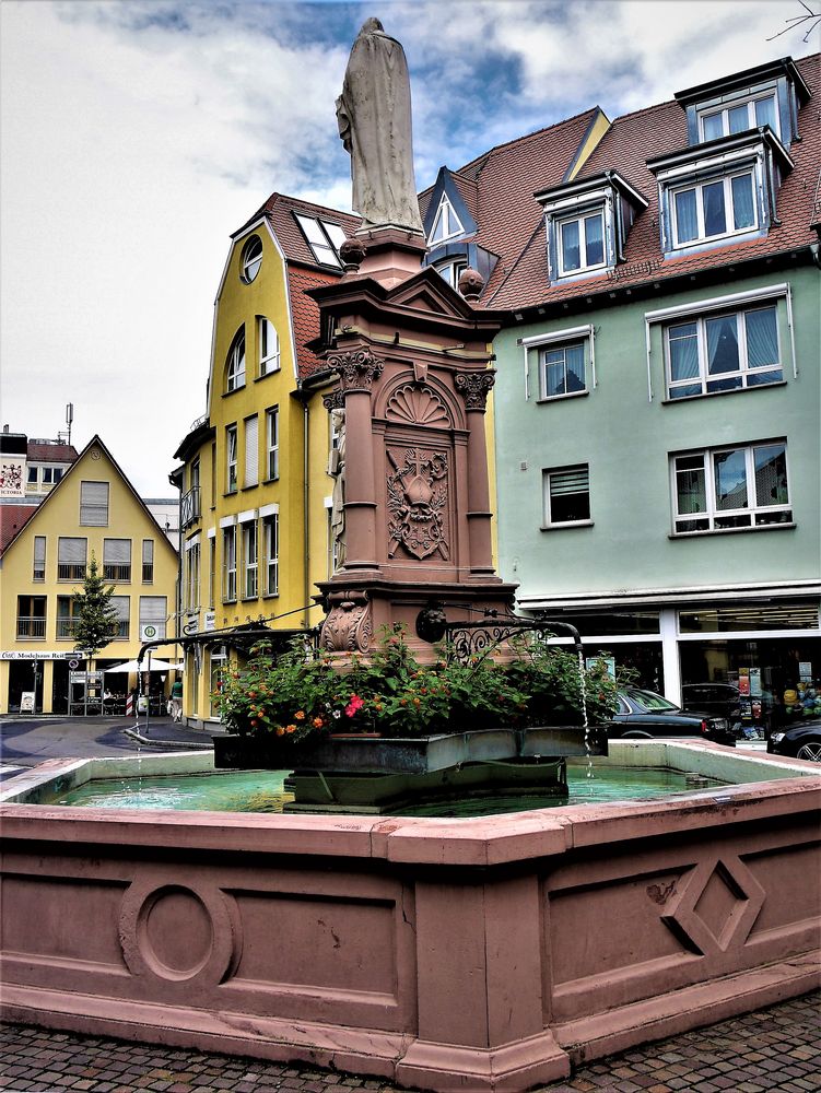 Kiliansbrunnen Bad Mergentheim Foto & Bild | architektur, deutschland ...