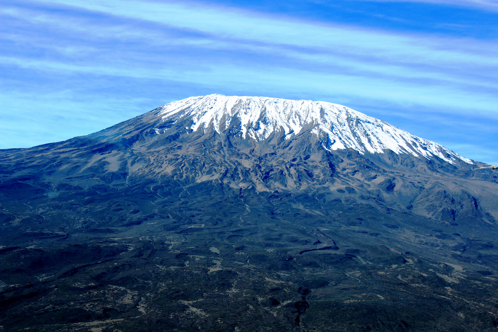 Kilimanjaro - wieder mehr Schnee auf der Kuppe