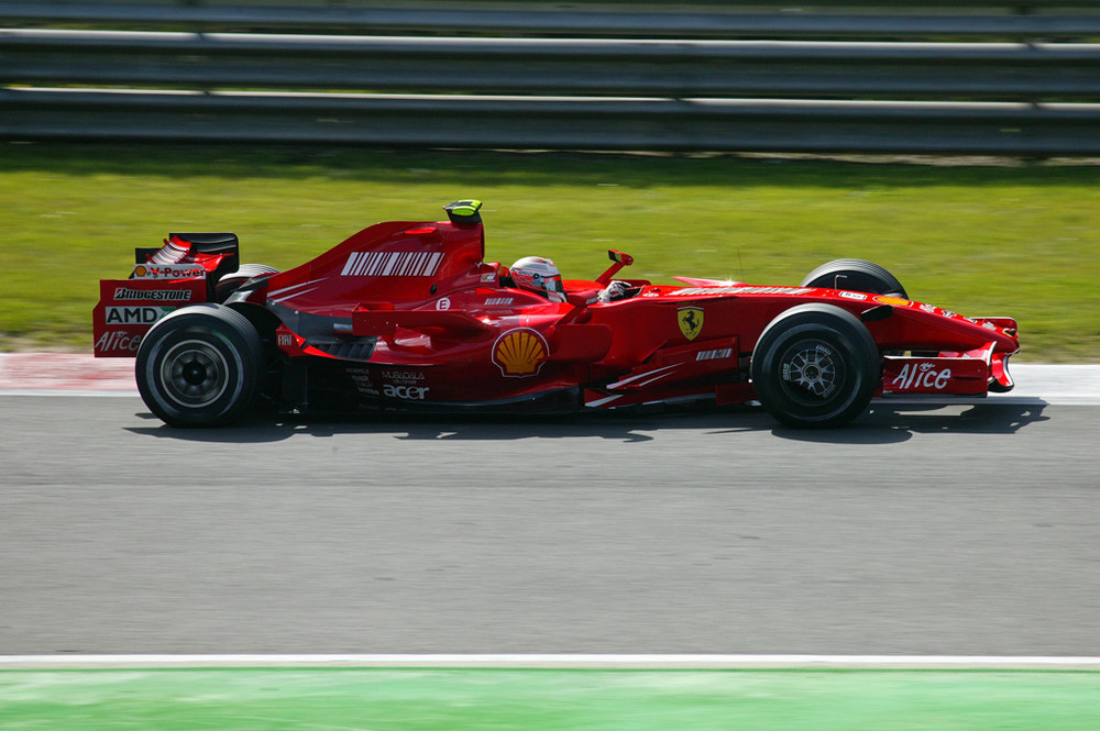 Kimi gewinnt in Spa 2007