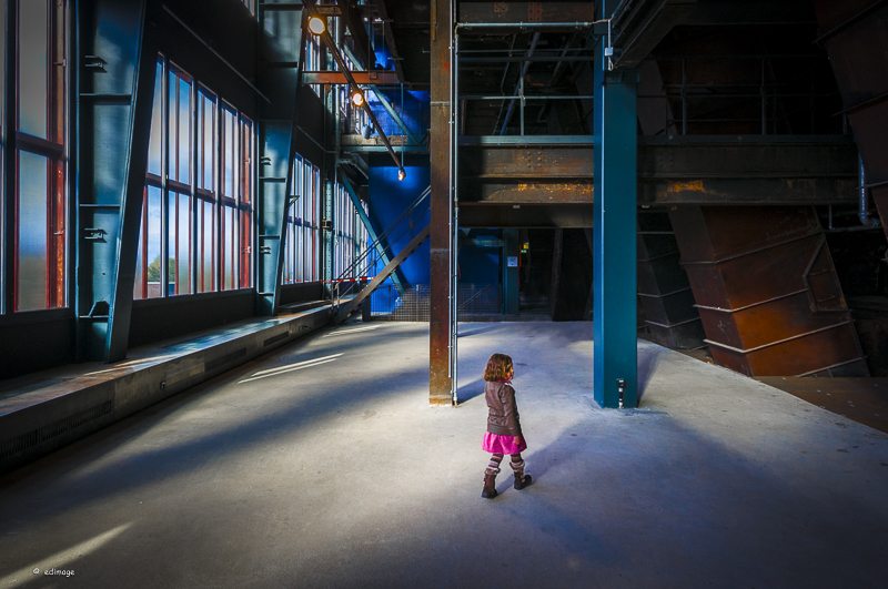 Kind allein auf Zollverein