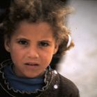 Kind am Rande der Sahara/Tunesien