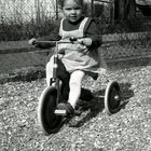 Kind auf 3Rad 1952
