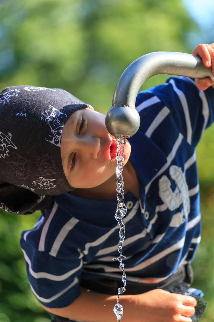 Kind auf dem Spielplatz