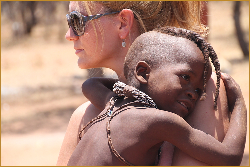 Kind + Frau in Namibia Himba  Ü3000K